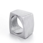 Anillo Brutalista
